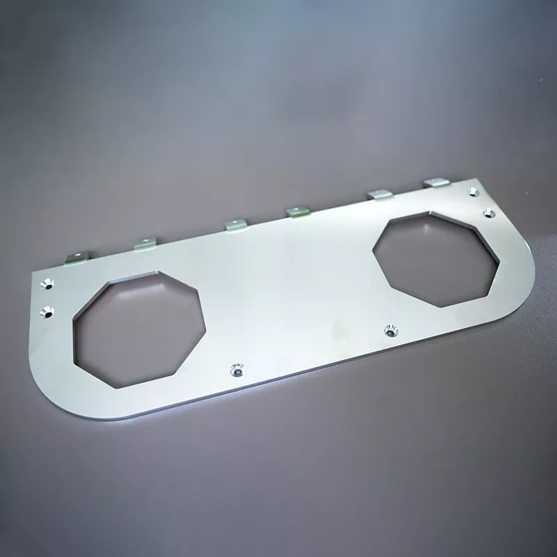 Traitement de la tôle CNC