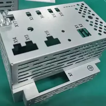 Boîtier de commutation en tôle